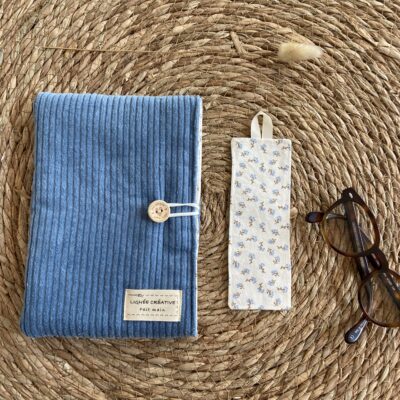 coffret livre marque page velours bleu 2