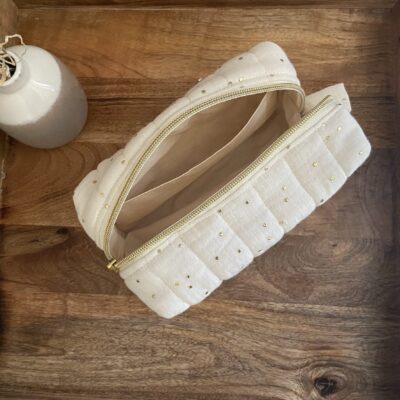 trousse-toilette-ecru-pois-dores-taille-s-poche-interieure