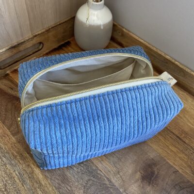 trousse-toilette-velours-bleu-taille-s-poche-interieure