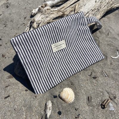 pochette plate rayée marine ecru fermée