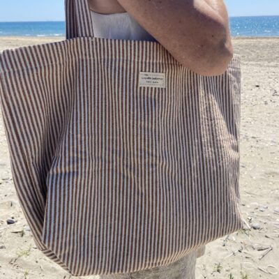 sac cabas fourre tout rayures peanuts et ecru porté