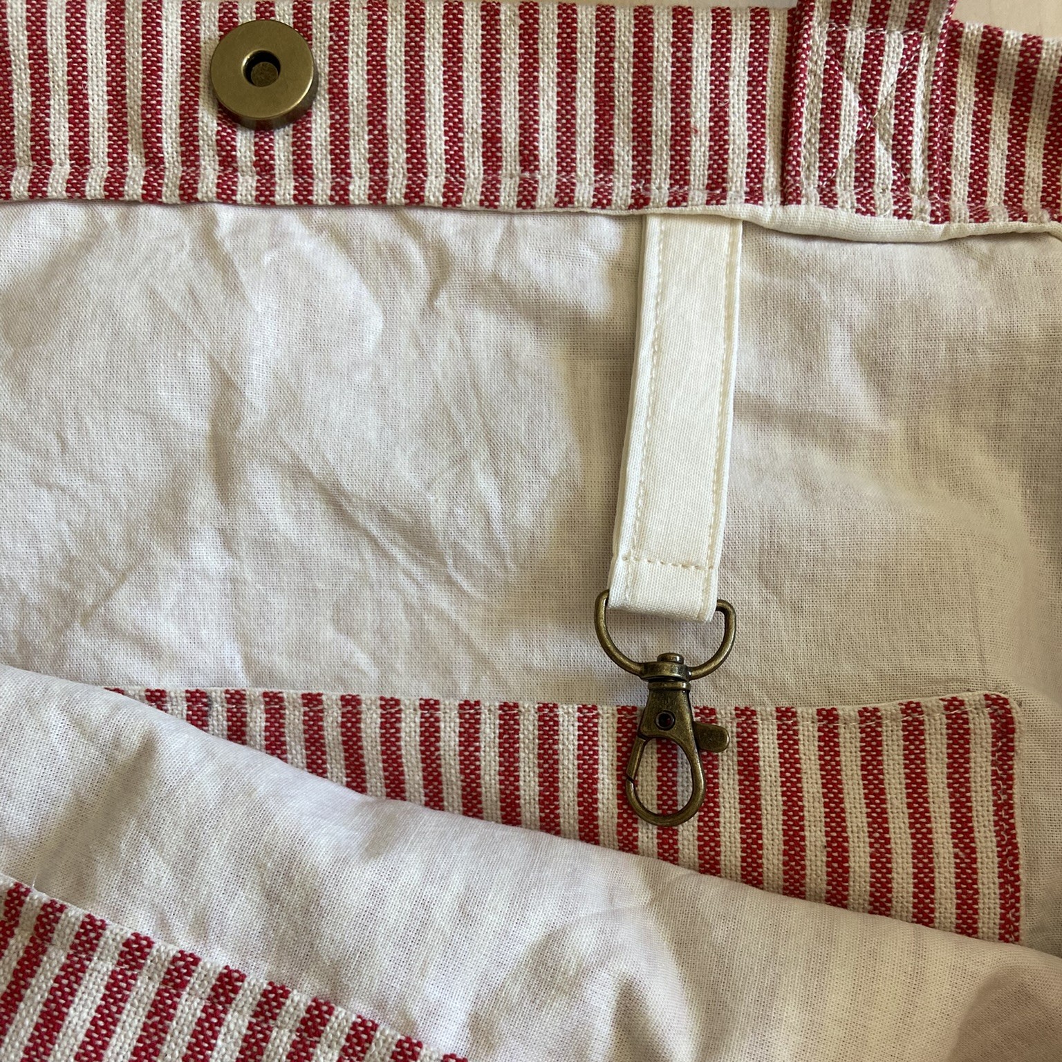sac cabas fourre tout rayures rouge et ecru attache cle