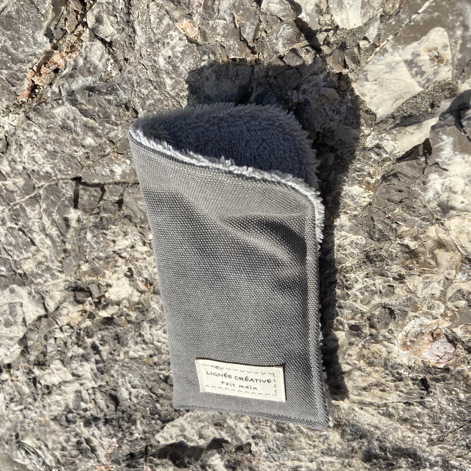 Etui lunettes taupe vide plage