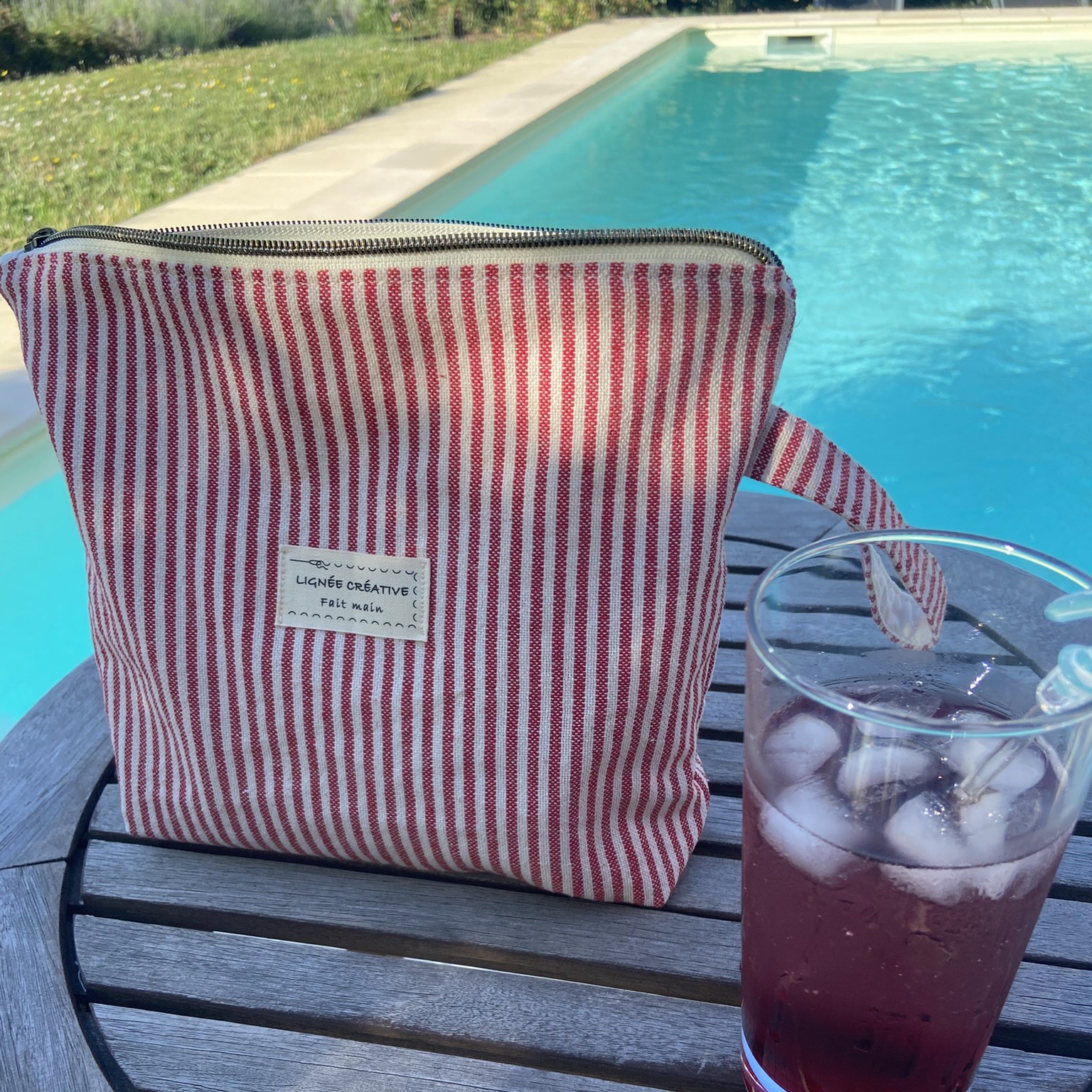 pochette fond plat simone rouge